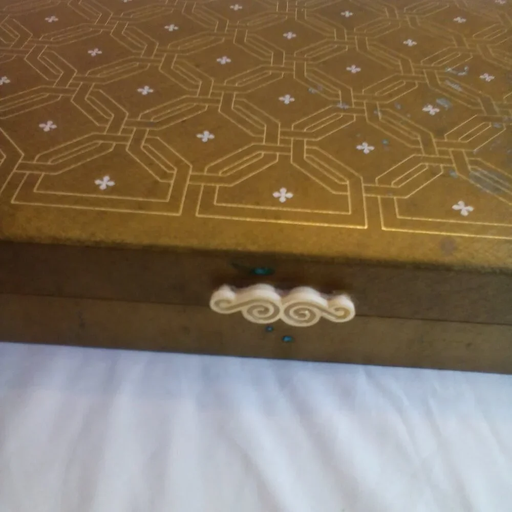 Vintage Jewlery Box Wood Padded Top Felt Lined Gold Color 12